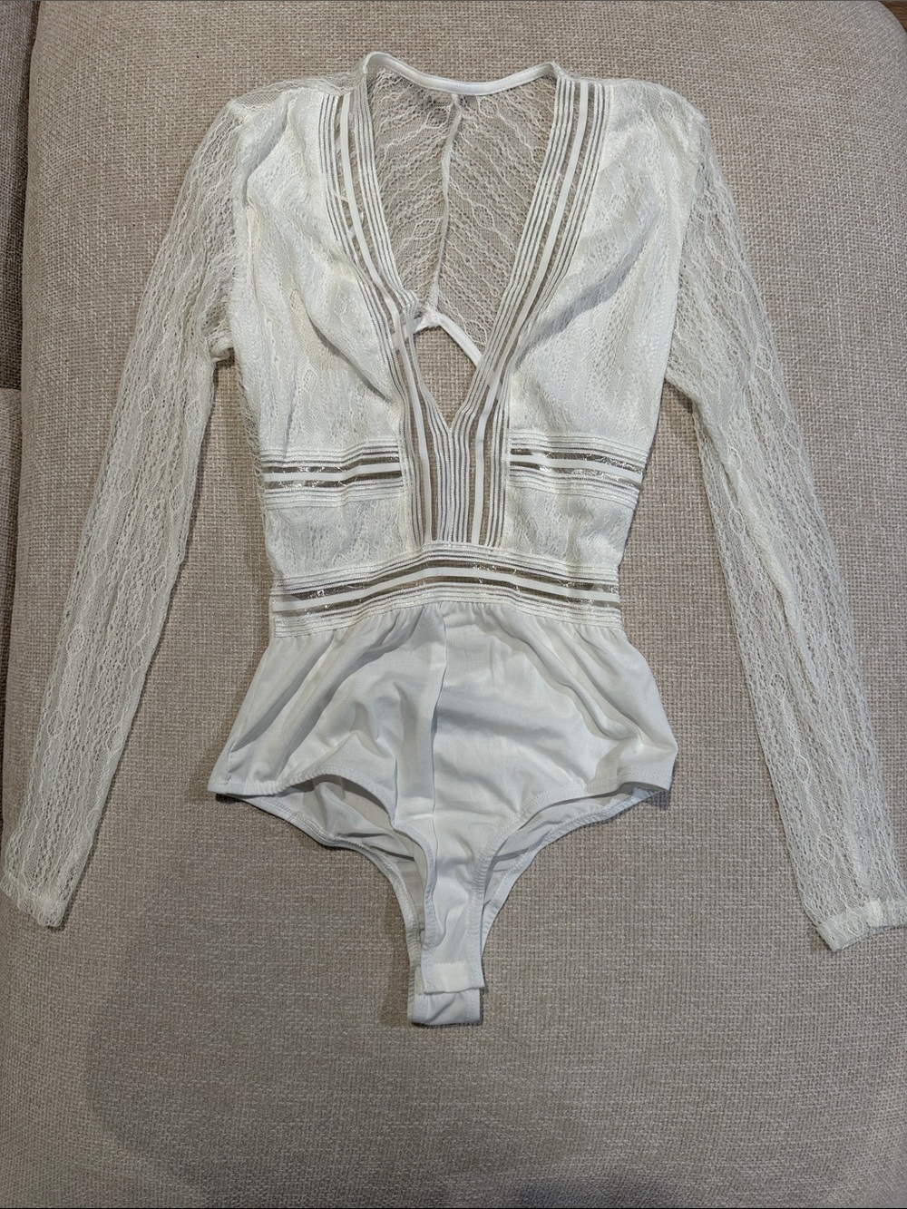 Lulu's Lace Long-Sleeve Plunge Bodysuit